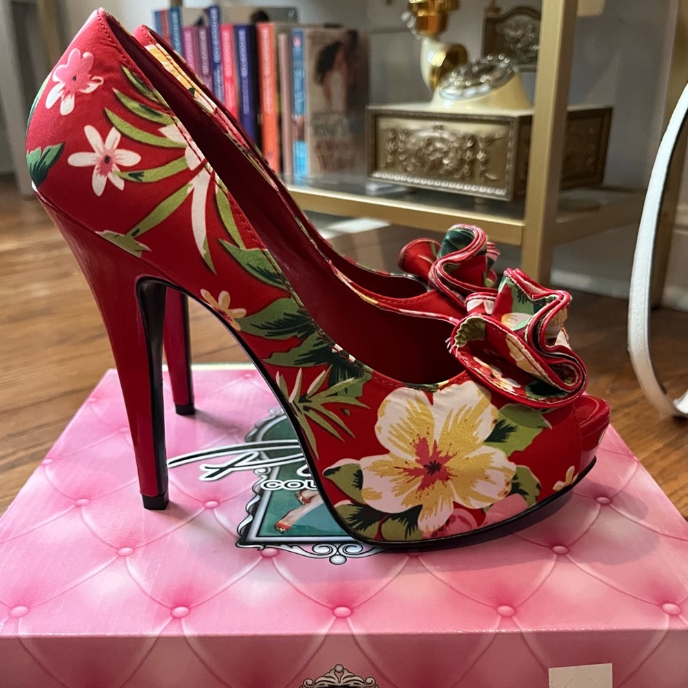 Pinup Couture Red Floral Heels - Picture 3 of 6